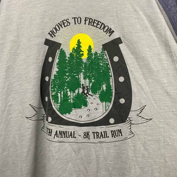 Hooves To Freedom 10th Annual 8k Trail Run Sports Tek Shirt Mens Size Large - Picture 6 of 7